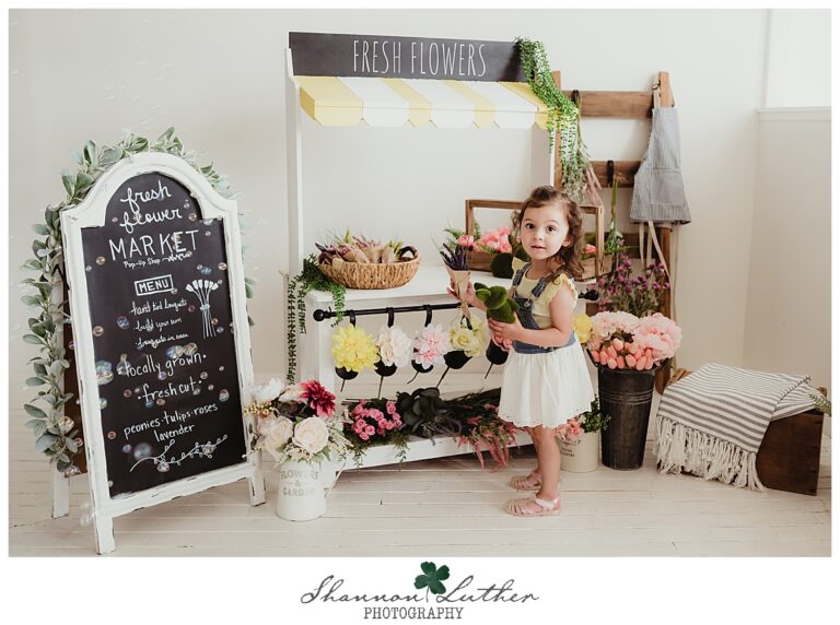 Monroe Louisiana Children’s Portrait Photographer | Vada Flower Shop Studio Portrait Mini-Session