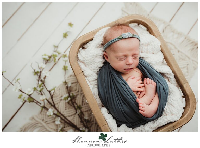 Monroe Louisiana Newborn Portrait Photographer | Griffin Newborn Studio Portrait Mini-Session
