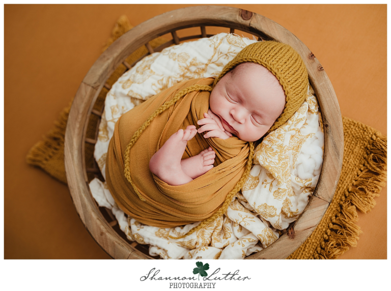 Monroe Louisiana Newborn Portrait Photographer | Noah Newborn Studio Portrait Petite Session